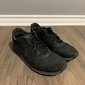 Nike Men's Air Tavas Shoes